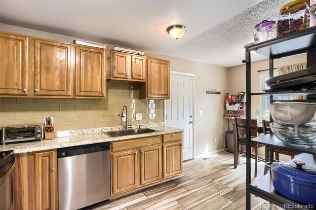 20561 E Coolidge Place, Aurora, CO 80011