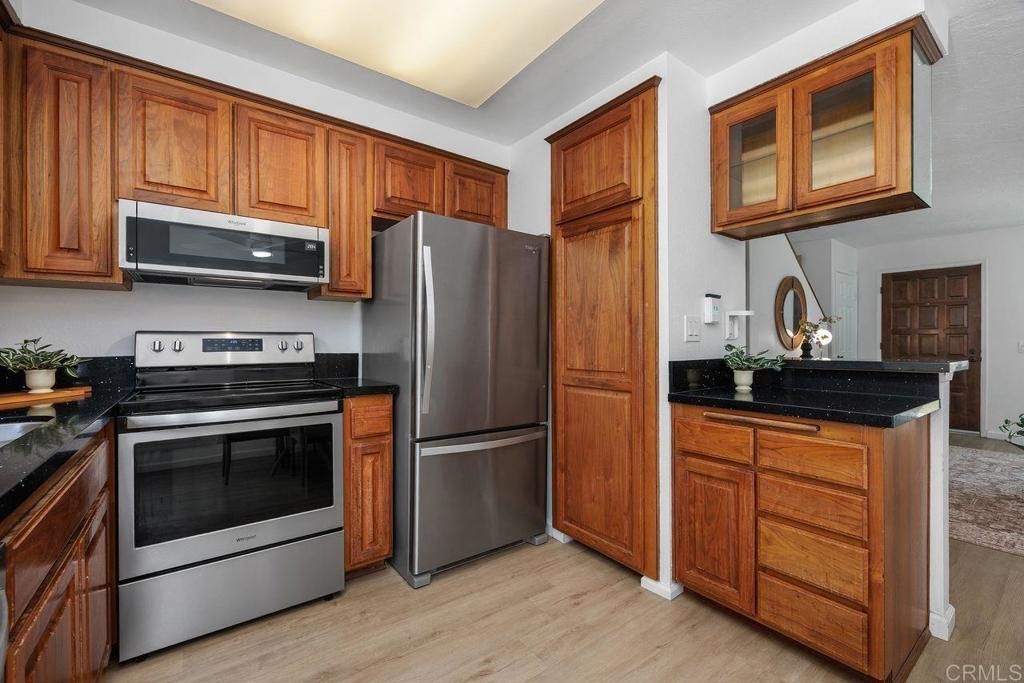 Image 11 of property listing at 2714 Ariane Drive 17, San Diego, CA 92117