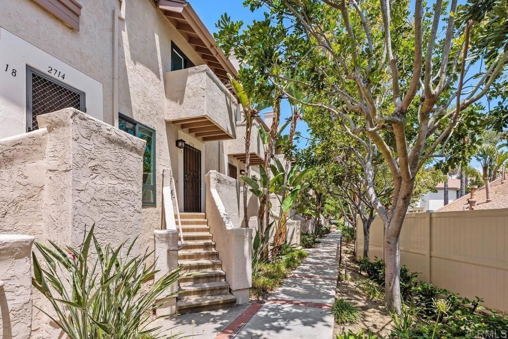 Image 2 of property listing at 2714 Ariane Drive 17, San Diego, CA 92117