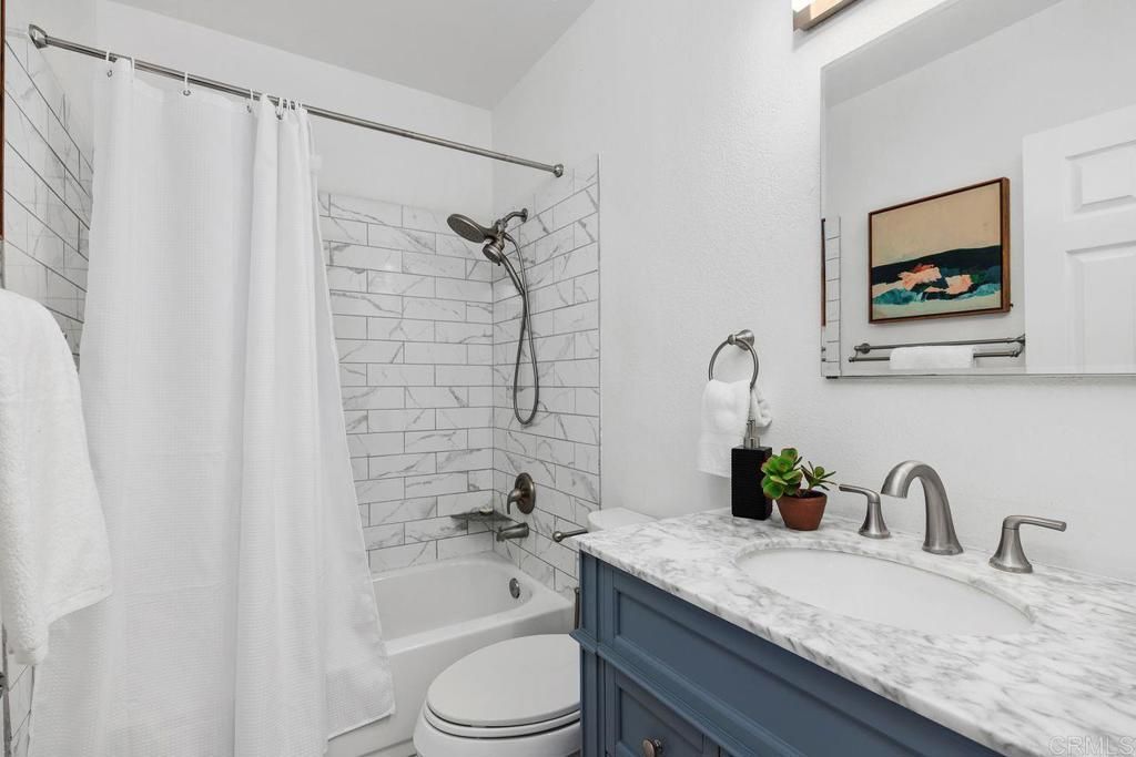 Image 28 of property listing at 2714 Ariane Drive 17, San Diego, CA 92117