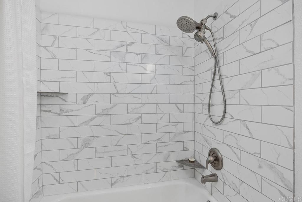 Image 29 of property listing at 2714 Ariane Drive 17, San Diego, CA 92117
