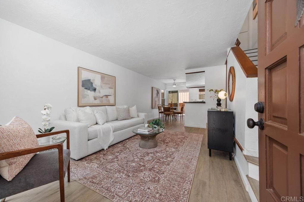 Image 3 of property listing at 2714 Ariane Drive 17, San Diego, CA 92117
