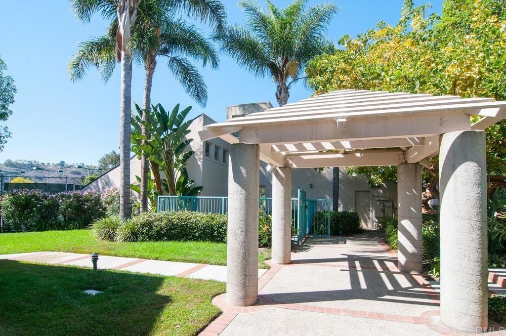 Image 34 of property listing at 2714 Ariane Drive 17, San Diego, CA 92117