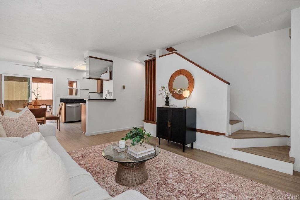 Image 5 of property listing at 2714 Ariane Drive 17, San Diego, CA 92117