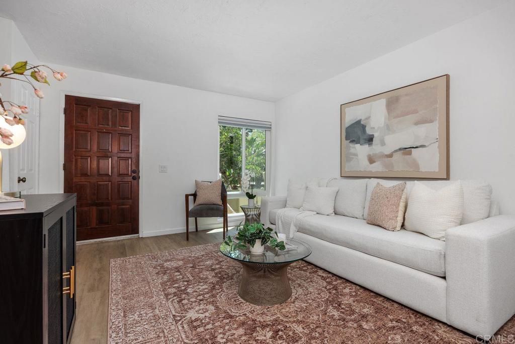Image 6 of property listing at 2714 Ariane Drive 17, San Diego, CA 92117