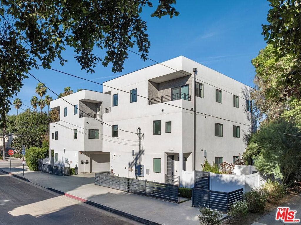13822 Oxnard Street, Valley Glen, CA 91401 — exterior