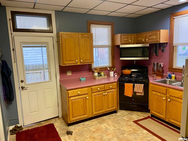 614 S 22ND Street, Quincy, IL 62301