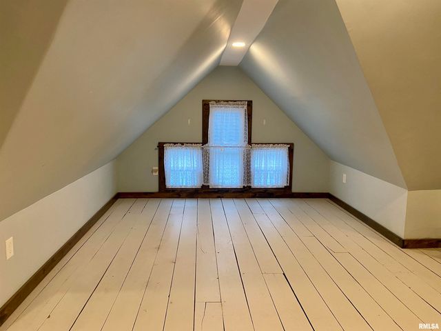 614 S 22ND Street, Quincy, IL 62301