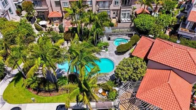 19239 Meadowood Cir, Huntington Beach, CA 92648