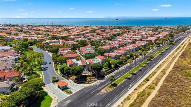 19239 Meadowood Cir, Huntington Beach, CA 92648