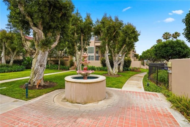 19239 Meadowood Cir, Huntington Beach, CA 92648