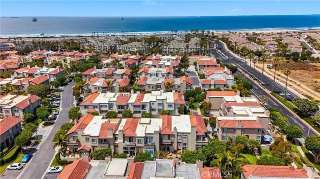 19239 Meadowood Cir, Huntington Beach, CA 92648