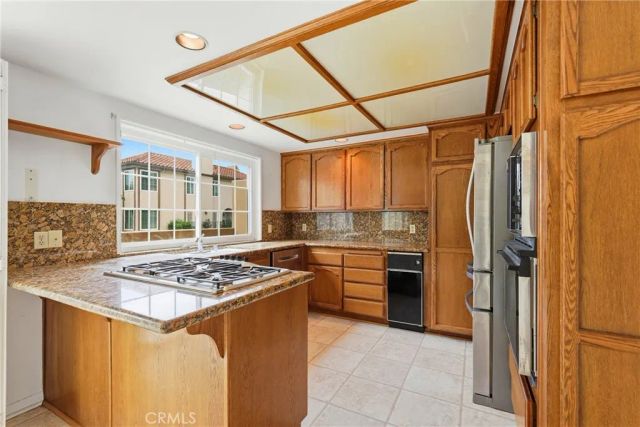 19239 Meadowood Cir, Huntington Beach, CA 92648