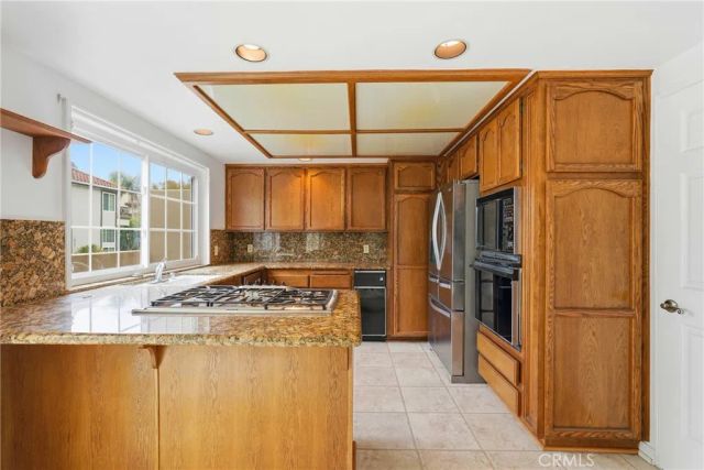 19239 Meadowood Cir, Huntington Beach, CA 92648