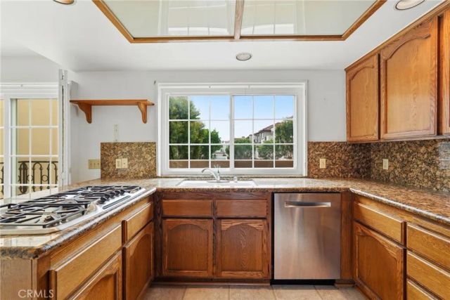 19239 Meadowood Cir, Huntington Beach, CA 92648