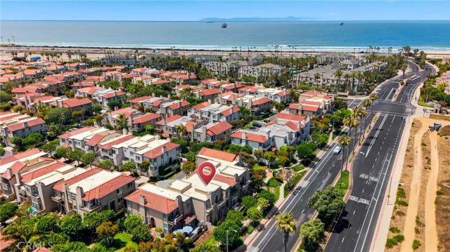 19239 Meadowood Cir, Huntington Beach, CA 92648