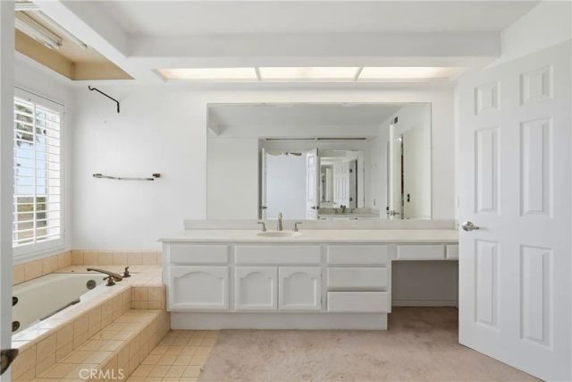 19239 Meadowood Cir, Huntington Beach, CA 92648