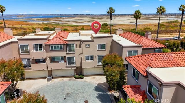 19239 Meadowood Cir, Huntington Beach, CA 92648