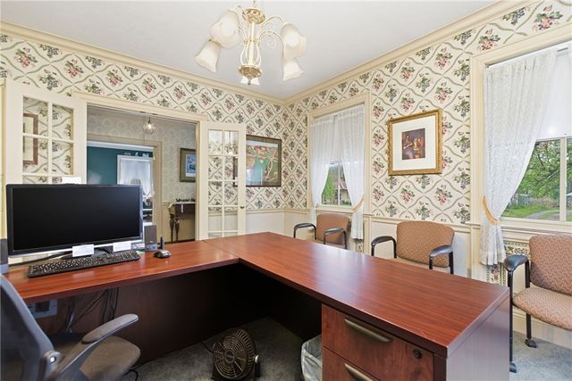 310 E Grandview Ave, Zelienople Boro, PA 16063