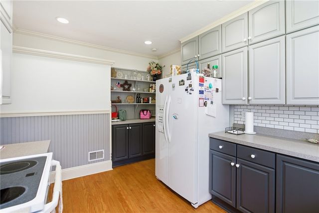 310 E Grandview Ave, Zelienople Boro, PA 16063