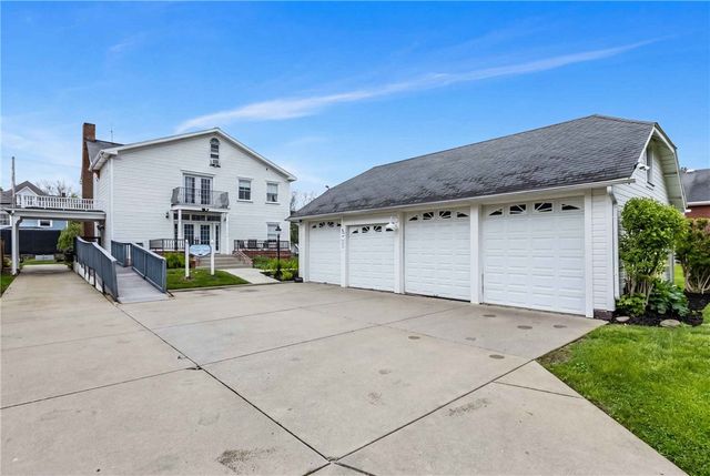 310 E Grandview Ave, Zelienople Boro, PA 16063
