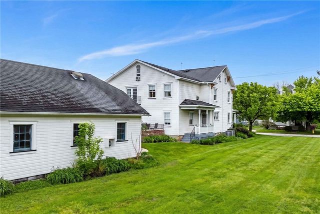 310 E Grandview Ave, Zelienople Boro, PA 16063