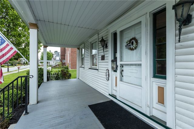 310 E Grandview Ave, Zelienople Boro, PA 16063