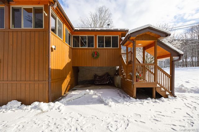 21 Old Town Road, Beacon, NY 12508