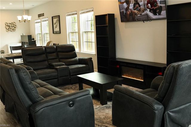 325 Pinner ST, Suffolk, VA 23434