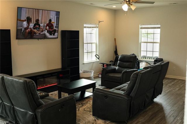 325 Pinner ST, Suffolk, VA 23434