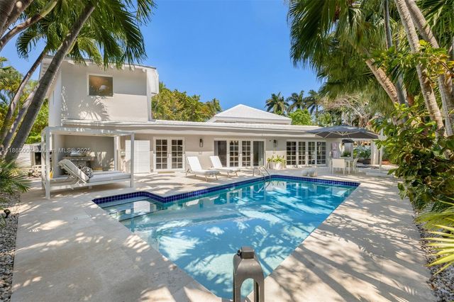 200 W Mcintyre St, Key Biscayne, FL 33149
