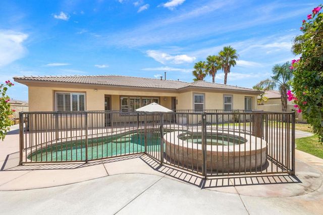 145 Bellini Way Way, Palm Desert, CA 92211