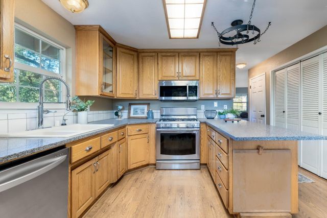 14910 Beyers Ln, Grass Valley, CA 95949