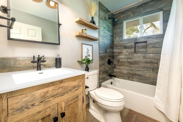 14910 Beyers Ln, Grass Valley, CA 95949