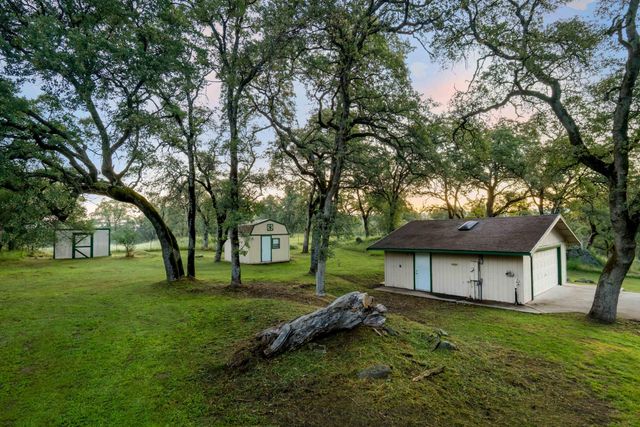 14910 Beyers Ln, Grass Valley, CA 95949