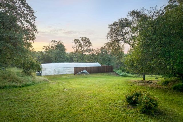 14910 Beyers Ln, Grass Valley, CA 95949