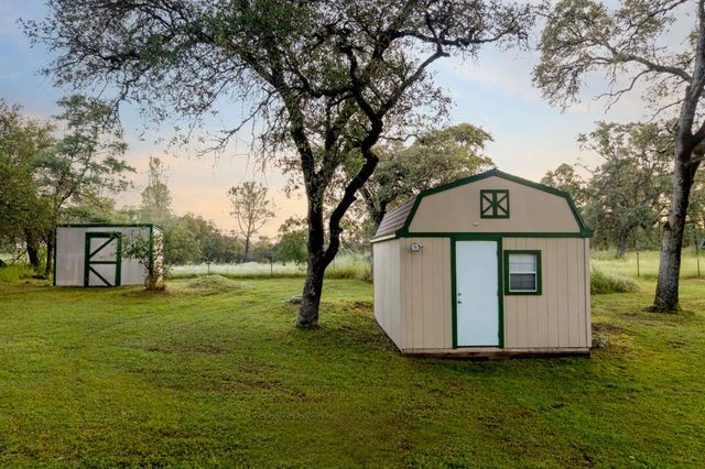 14910 Beyers Ln, Grass Valley, CA 95949