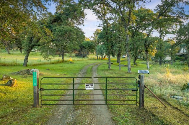 14910 Beyers Ln, Grass Valley, CA 95949