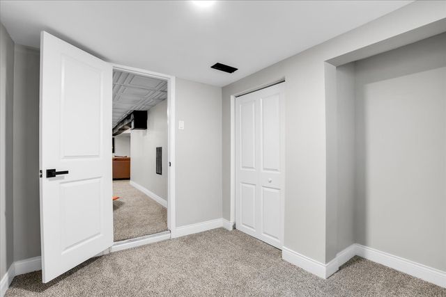 9824 S Escanaba Avenue, Chicago, IL 60617