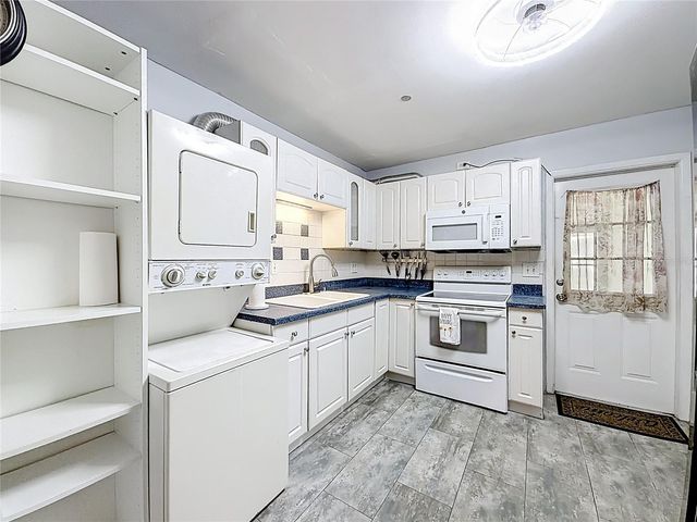 5396 4TH STREET N 105, St Petersburg, FL 33703