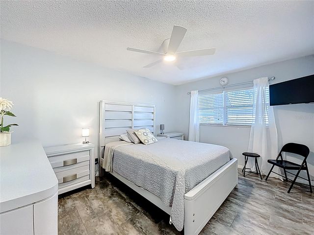 5396 4TH STREET N 105, St Petersburg, FL 33703