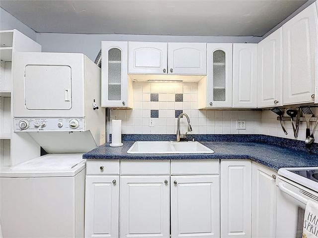 5396 4TH STREET N 105, St Petersburg, FL 33703