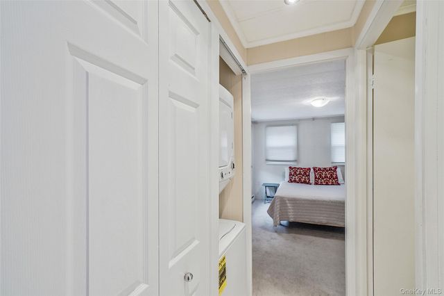 91 Village Circle W, Manorville, NY 11949