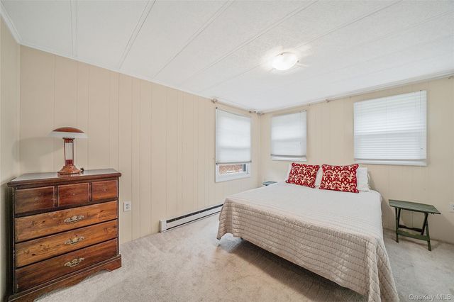 91 Village Circle W, Manorville, NY 11949