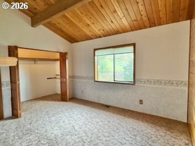 239 MEADOWLARK Ave, Roseburg, OR 97471