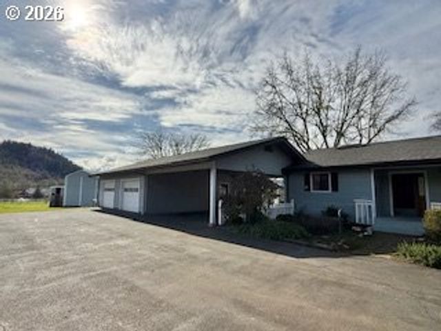 239 MEADOWLARK Ave, Roseburg, OR 97471