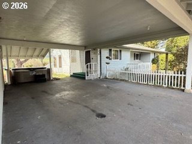 239 MEADOWLARK Ave, Roseburg, OR 97471