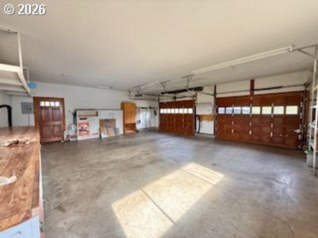 239 MEADOWLARK Ave, Roseburg, OR 97471