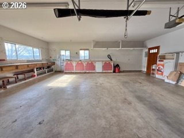 239 MEADOWLARK Ave, Roseburg, OR 97471