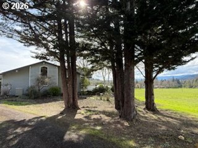 239 MEADOWLARK Ave, Roseburg, OR 97471